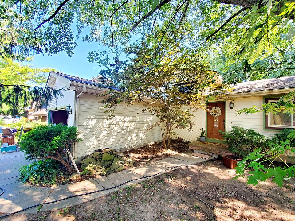 1st image of 2413 Graystone Dr