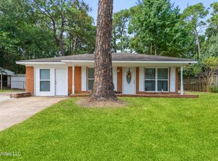 15916 Orange Dr, Biloxi, MS 39532