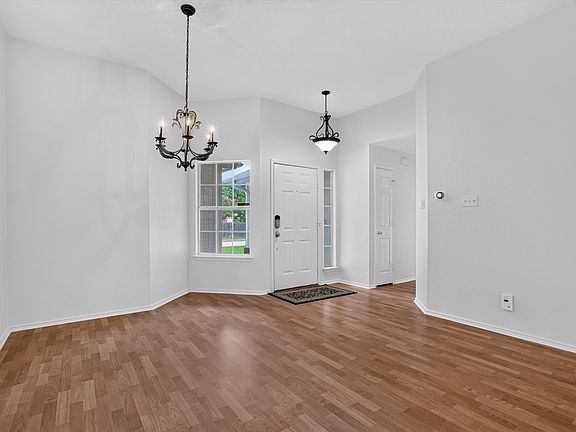 3rd image of 801 Pennsylvania Dr