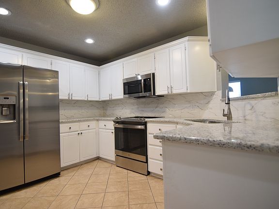 4th image of 2712 Casey Dr