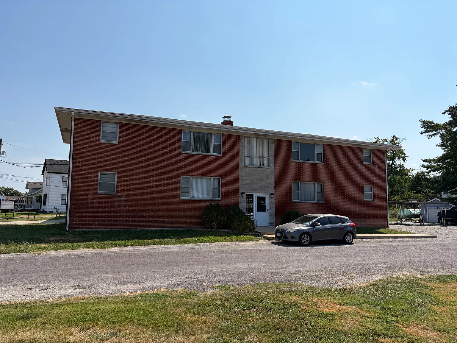 2 bed, 800 sqft, $750 — Photo 1
