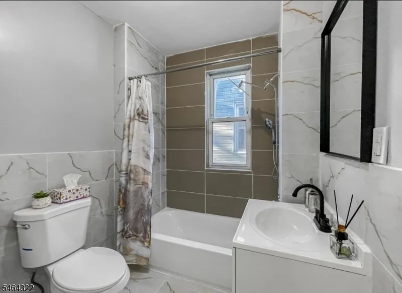 4 bed, 1.0 bath, $2,400 — Photo 4