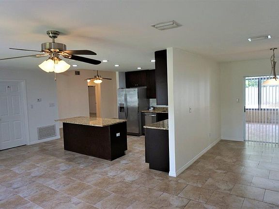 5th image of 8030 Calabria Ct