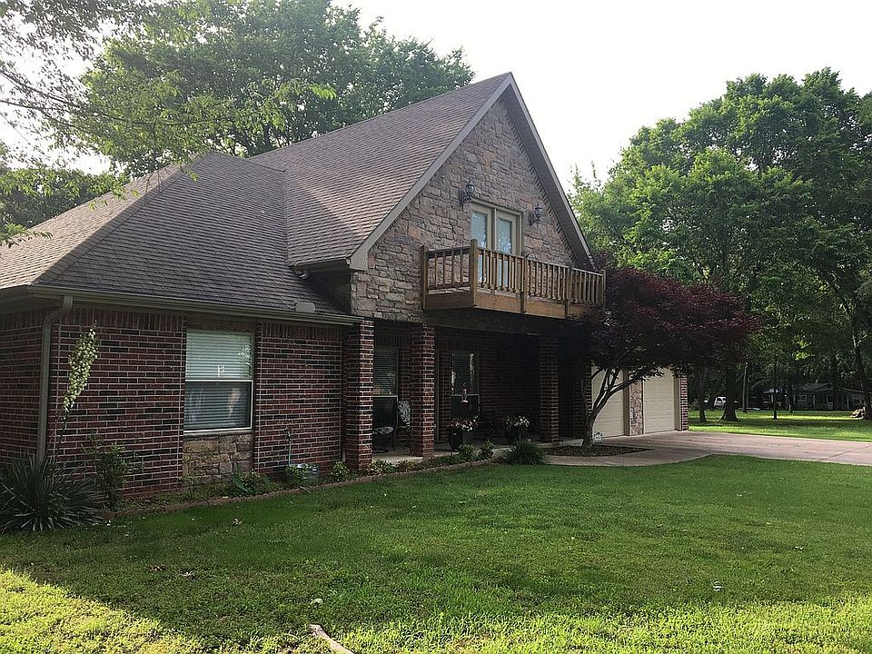 Cliff Crest Home Front