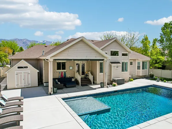 113 N Vista View Dr, Kaysville, UT 84037