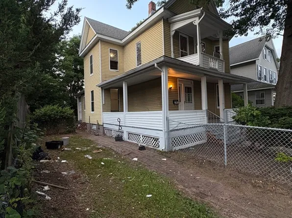 20 Hawthorne St, Springfield, MA 01105