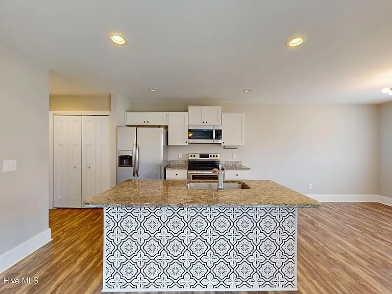 203 S Pine St — Photo 6