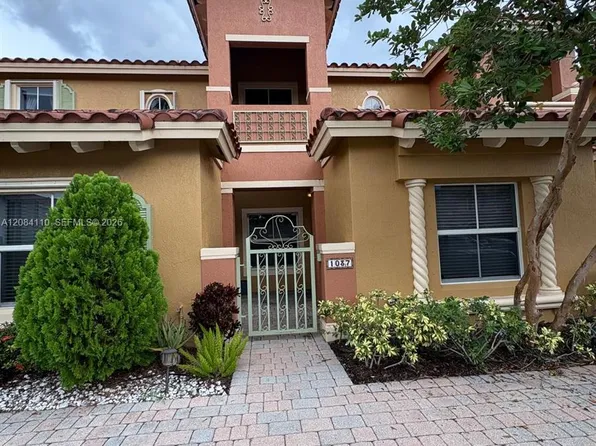 1037 SW 143rd Ave #1305, Hollywood, FL 33027