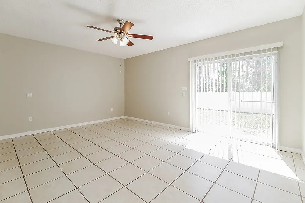 3 bed, 2.0 bath, 1314 sqft, $1,770 — Photo 4