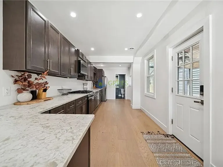 1308 Goettman St — Photo 13