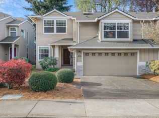 8770 NE Rockspring St, Hillsboro, OR 97006