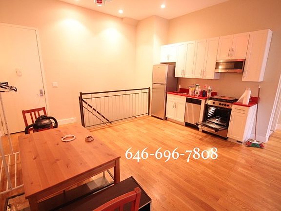 4th image of 250 Melrose St APT 1