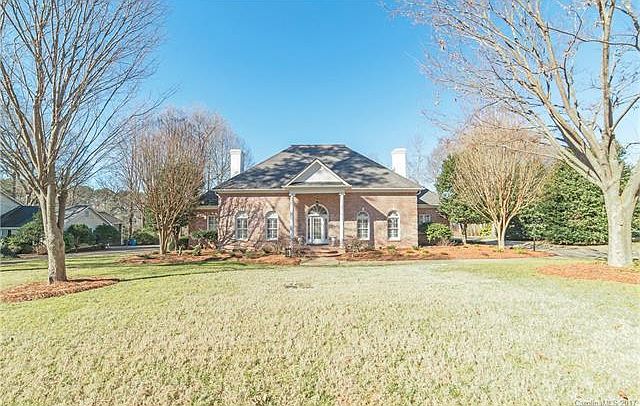 1st image of 402 Glen Arbor Dr