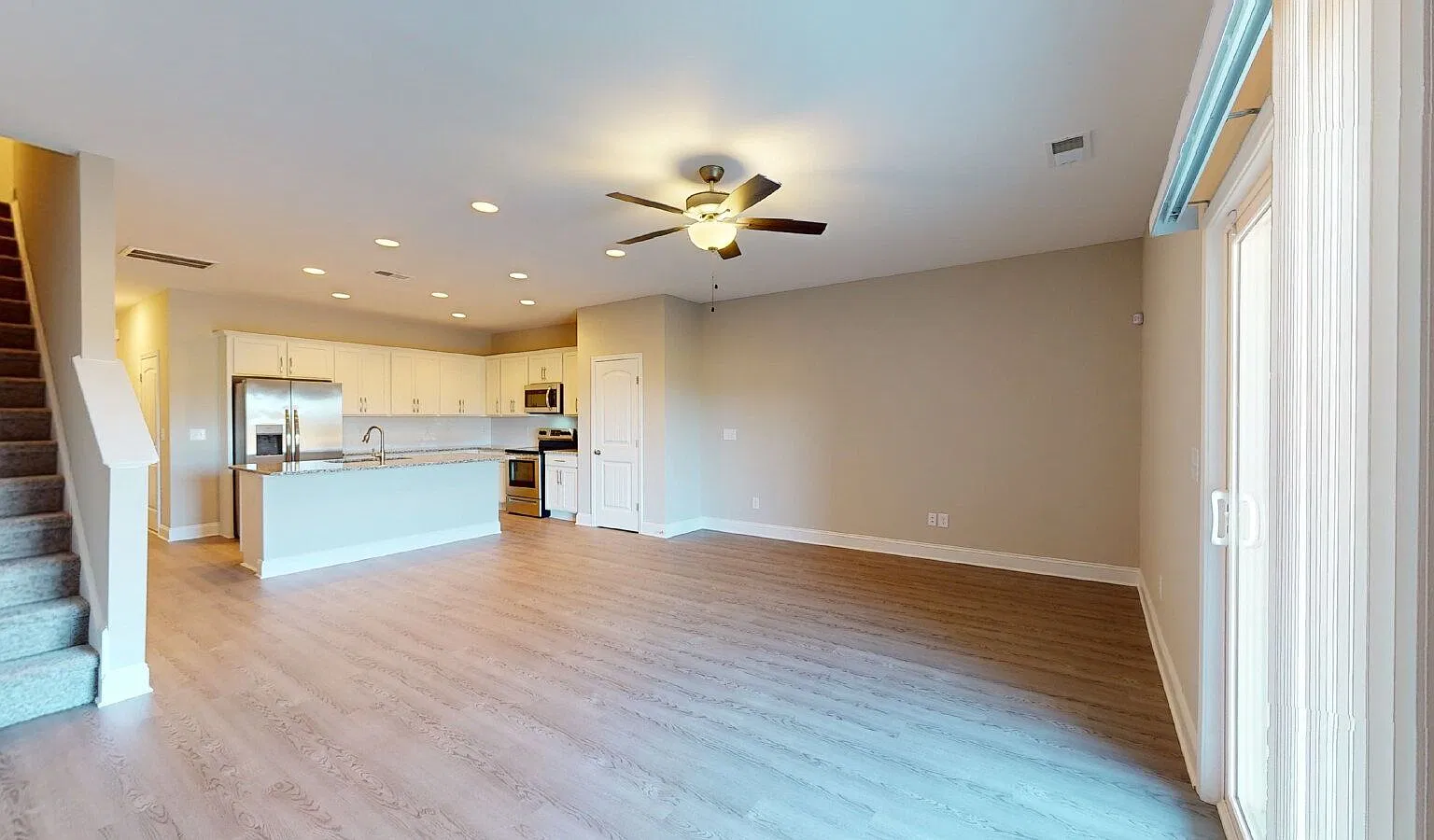 3 bed, 2.5 bath, 1614 sqft, $1,875 — Photo 4