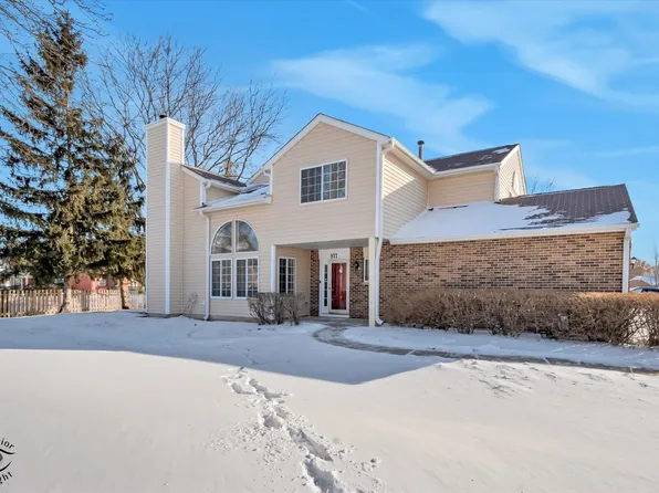 577 Canterbury Dr, Carol Stream, IL 60188
