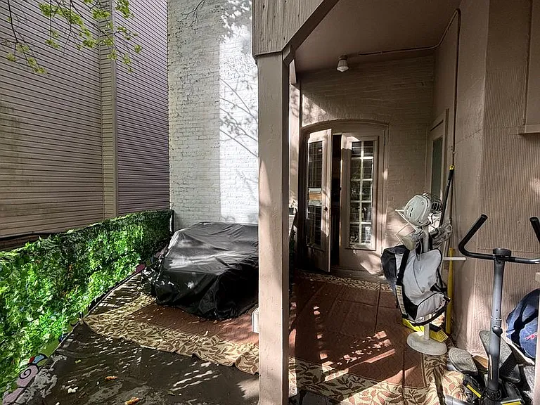 416 Bloomfield Ave — Photo 11