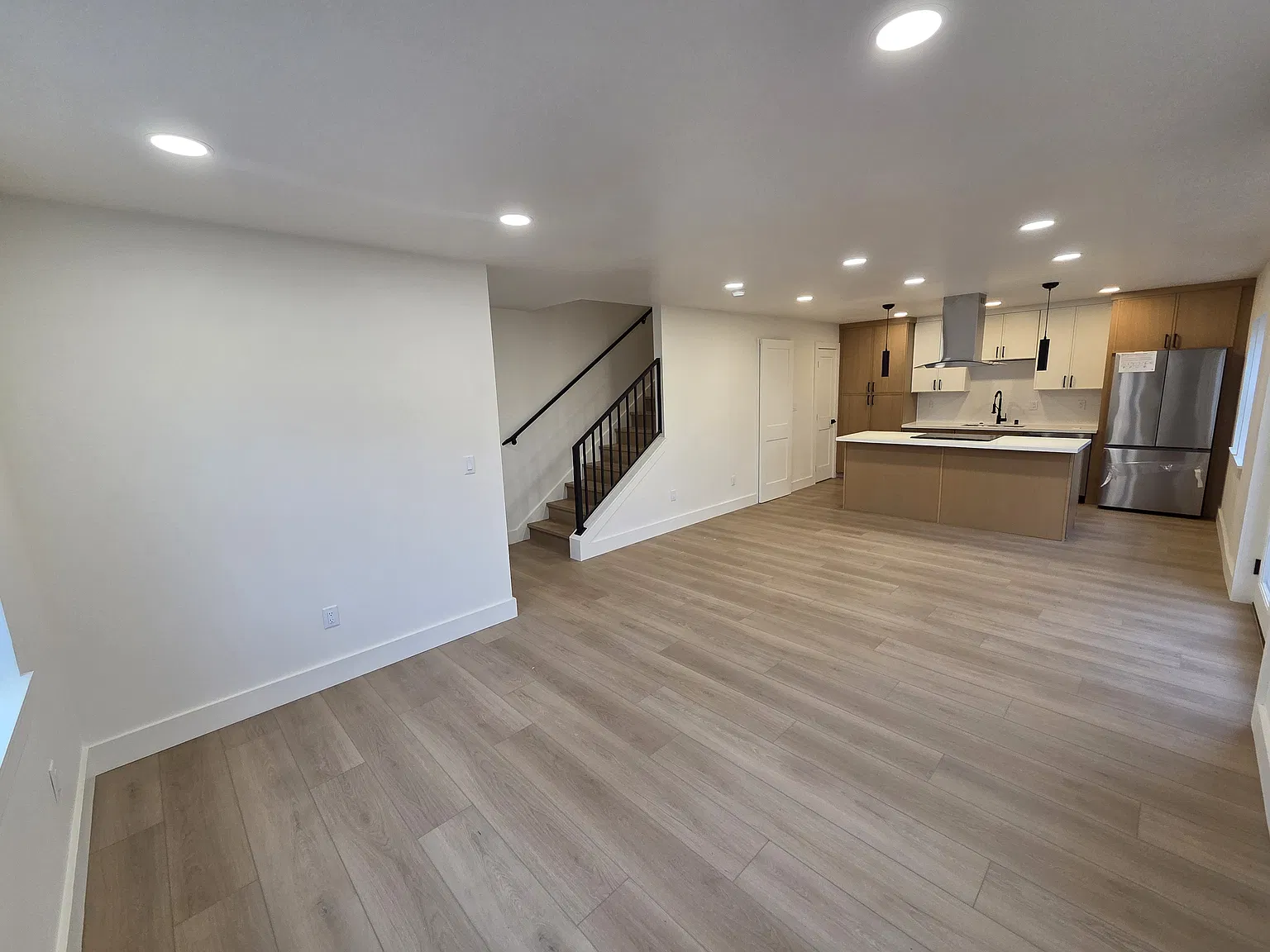 2 bed, 2.5 bath, 1000 sqft, $2,850 — Photo 4