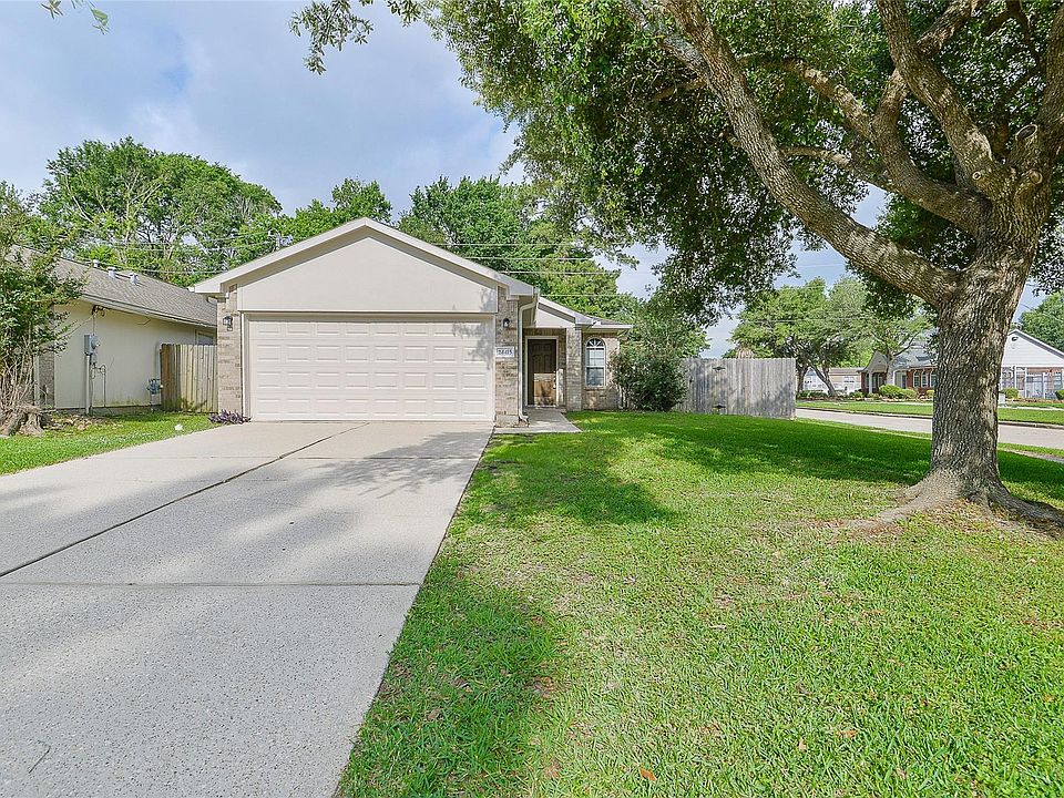 1st image of 24415 Strong Pine Dr