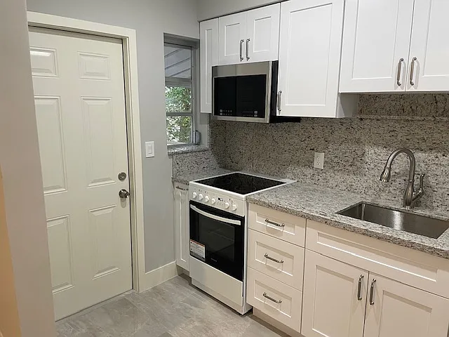 222 Zamora Ave #5 — Photo 10