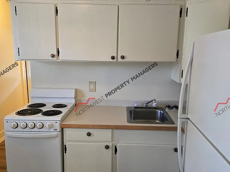 409-411 S Silver St #15 — Photo 8