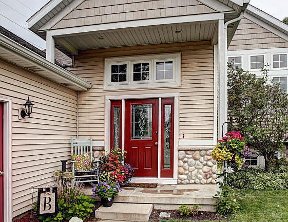 3rd image of 10991 Thornberry Way