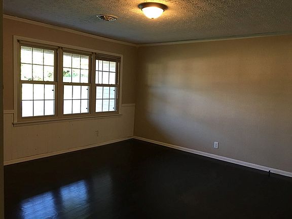 5th image of 76 Teacher Ln