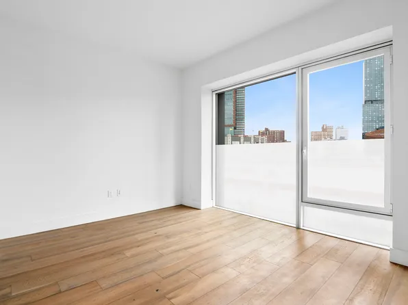 561 Pacific Street image 7 of 7