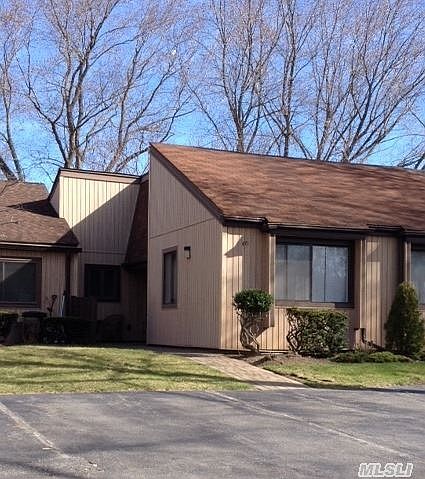 1st image of 40 Strathmore Gate Dr