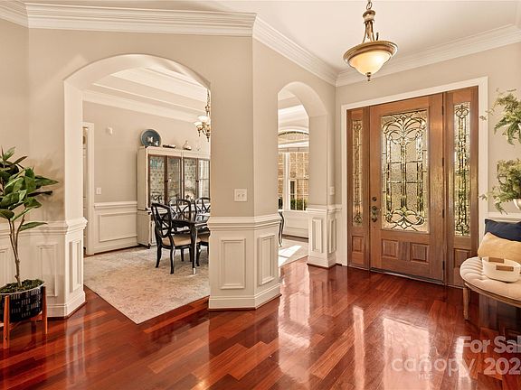 4th image of 2415 Falcon Ln