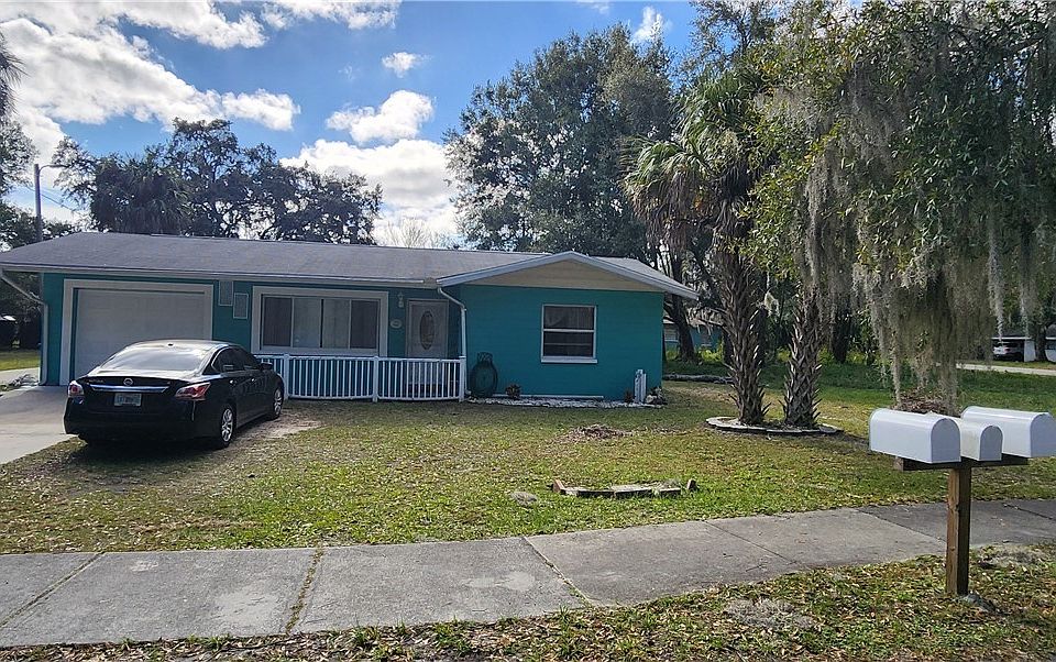1st image of 614 NE 11th St