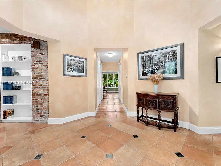 7400 SW 47th Ct — Photo 3