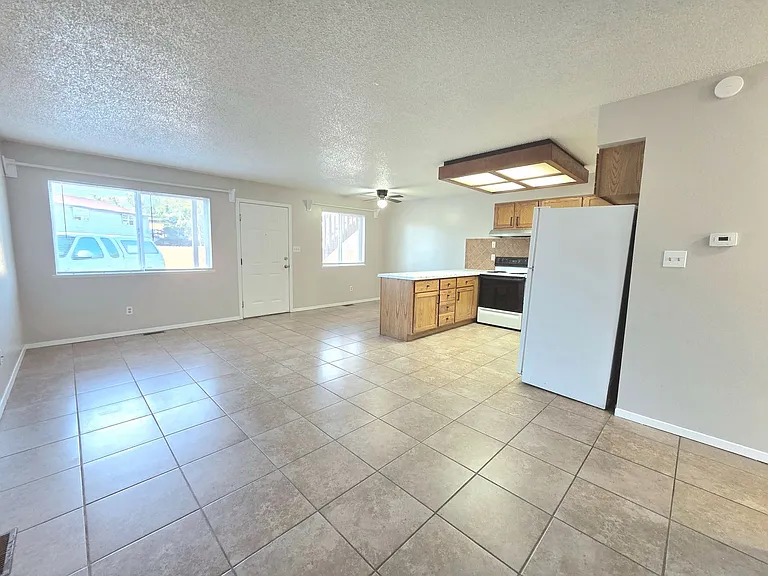 918-922 Teal Ct. — Photo 34