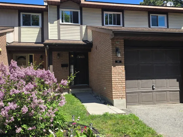 88 Clarkson Cres #65, Ottawa, ON K2L 3E2