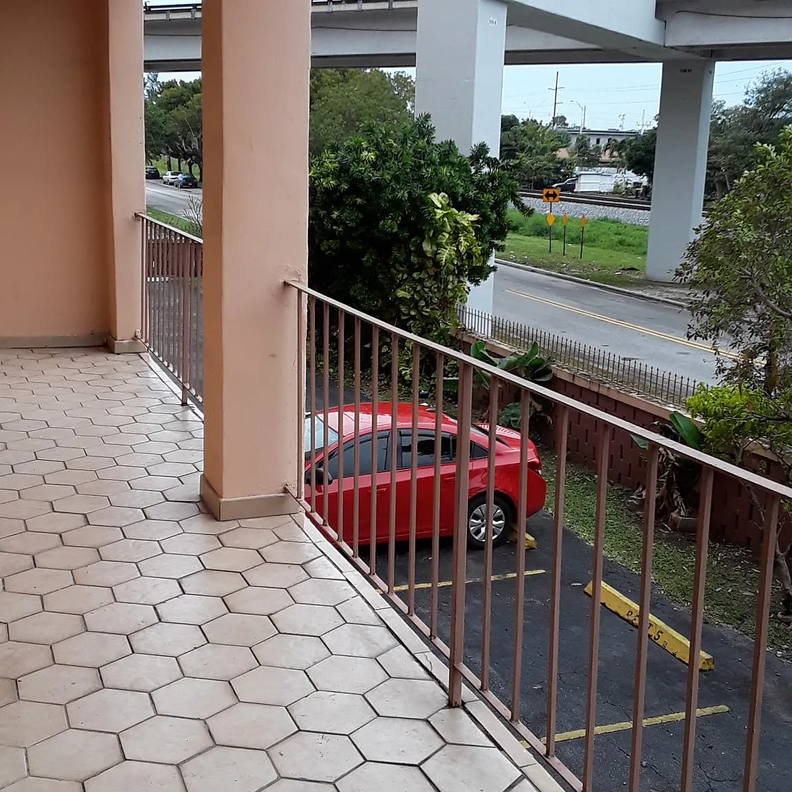 2 bed, 870 sqft, $2,100 — Photo 2