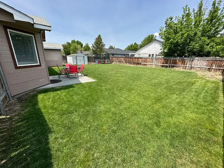 270 E 15 N — Photo 28