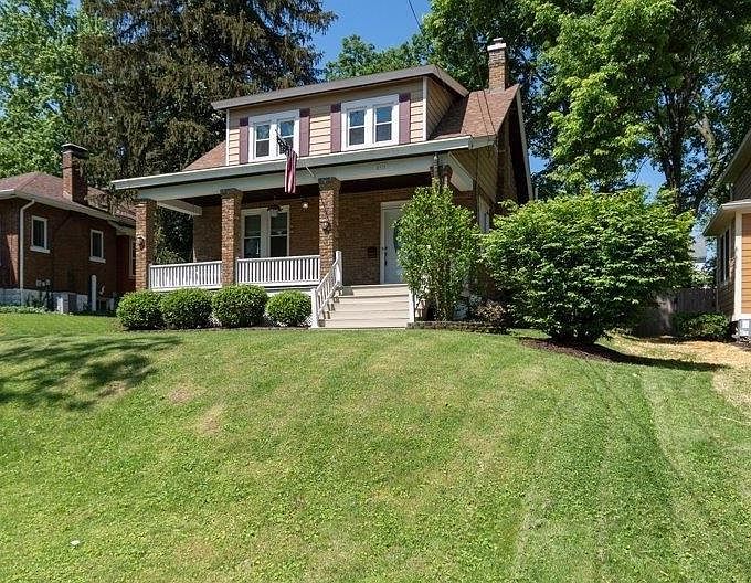1st image of 5919 Woodmont Ave