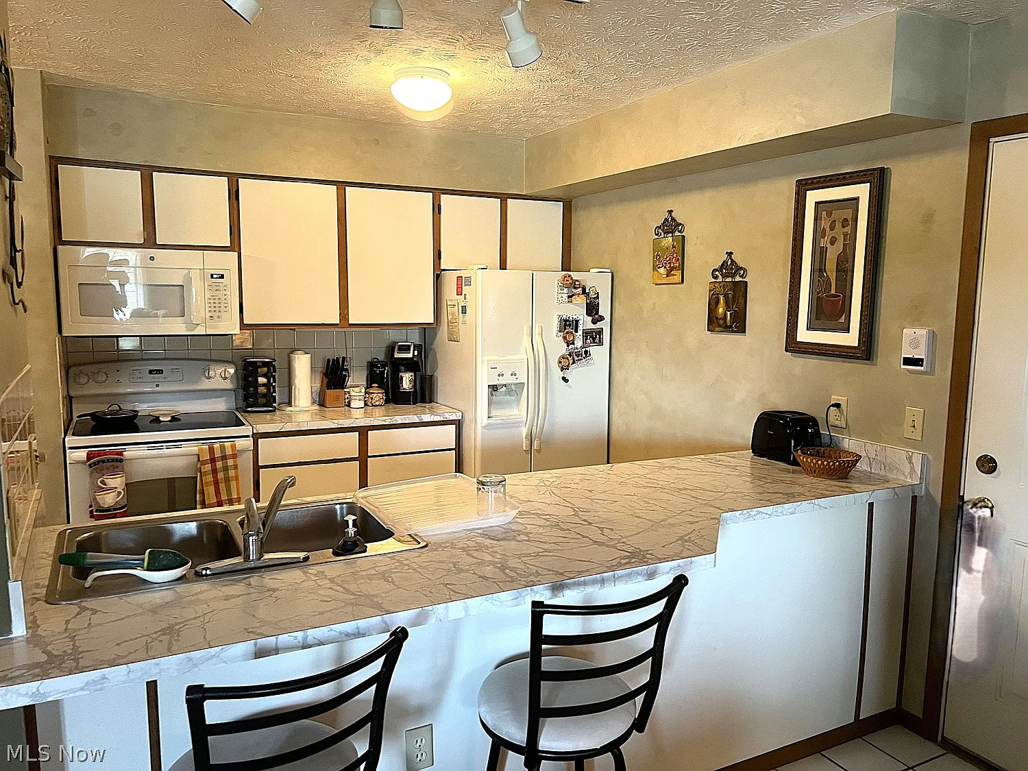 2 bed, 2.0 bath, 1192 sqft, $2,000 — Photo 3