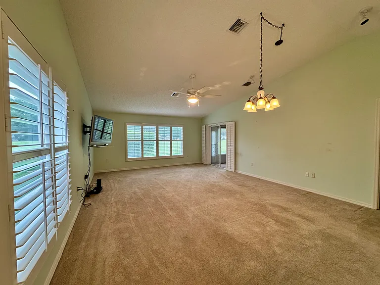 549 Golfview Ct — Photo 6