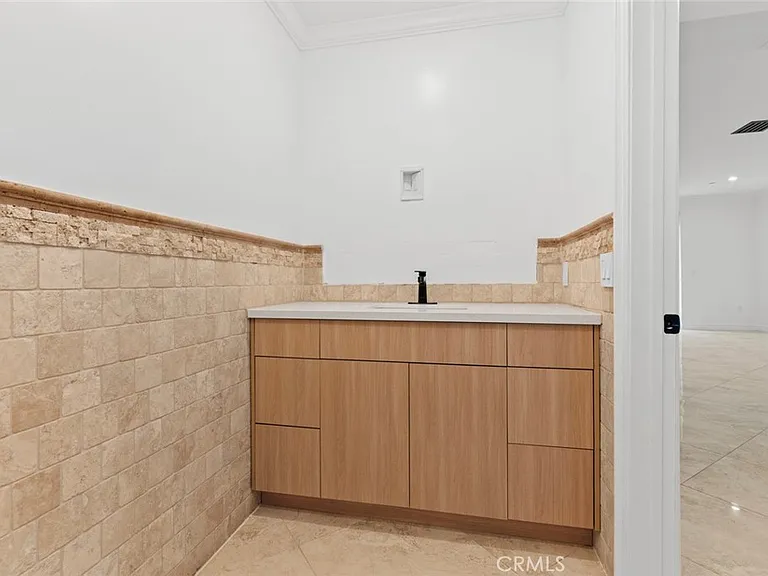 333 Milford St #105 — Photo 15