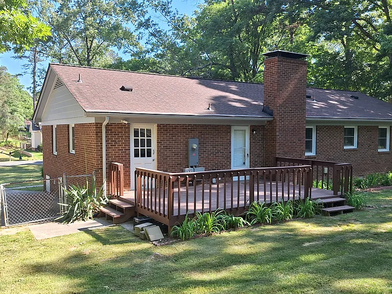 1809 Grady Dr — Photo 7