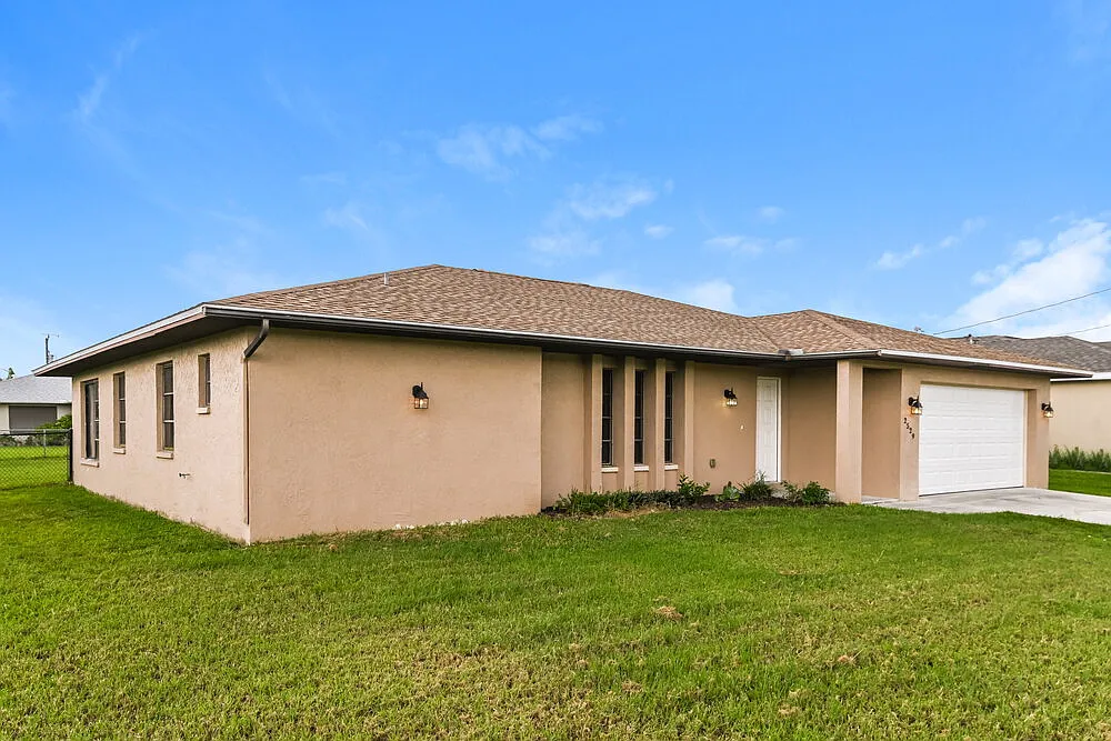 3 bed, 2.0 bath, 1736 sqft, $2,060 — Photo 3