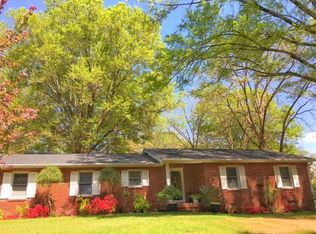 112 Hulsey Dr, Greenwood, SC 29646