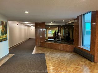 555 Brittany Dr #102, Ottawa, ON K1K 4C5