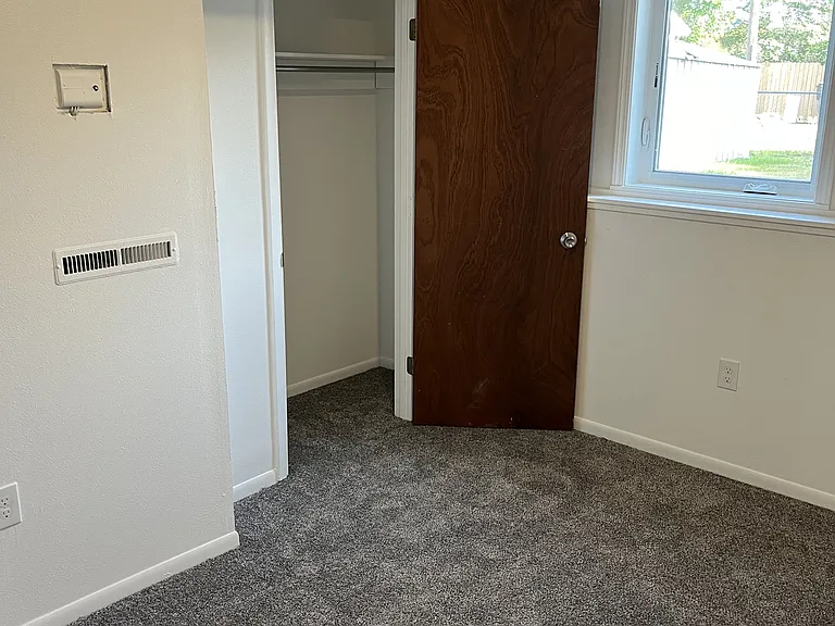 1909 15th Ave S #DOWNSTAIRS — Photo 11