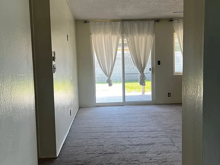 1065 Lassen Dr — Photo 8