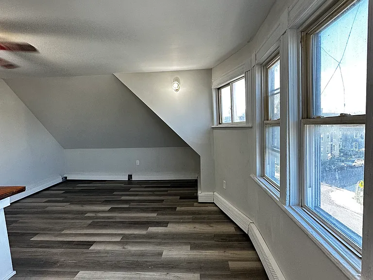 29 E Cottage St #3 — Photo 2
