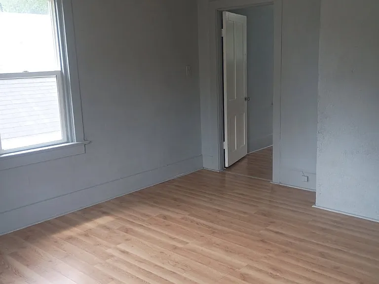 1315 S Arago St — Photo 9