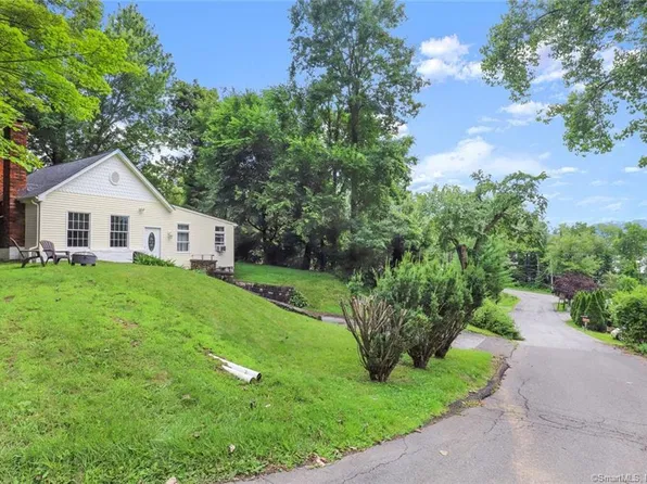 19 Calverton Drive, New Fairfield, CT 06812
