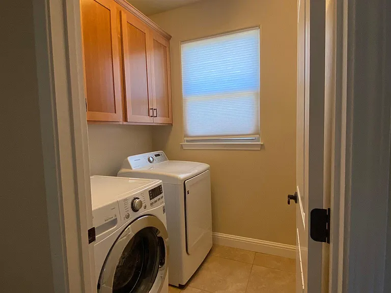 28 Phyllis Ct — Photo 18