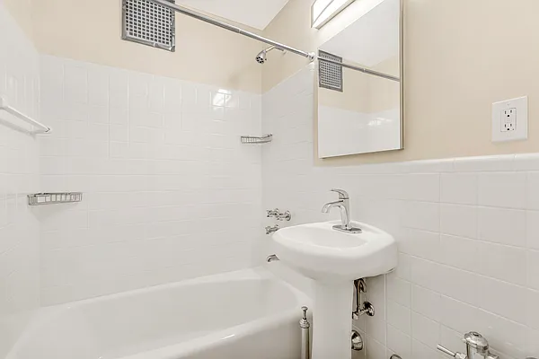 Rented by Sotheby's International Realty | media 5